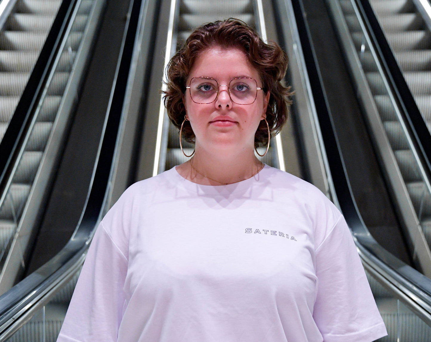 Sateria sees everything blindly unisex T-shirt white